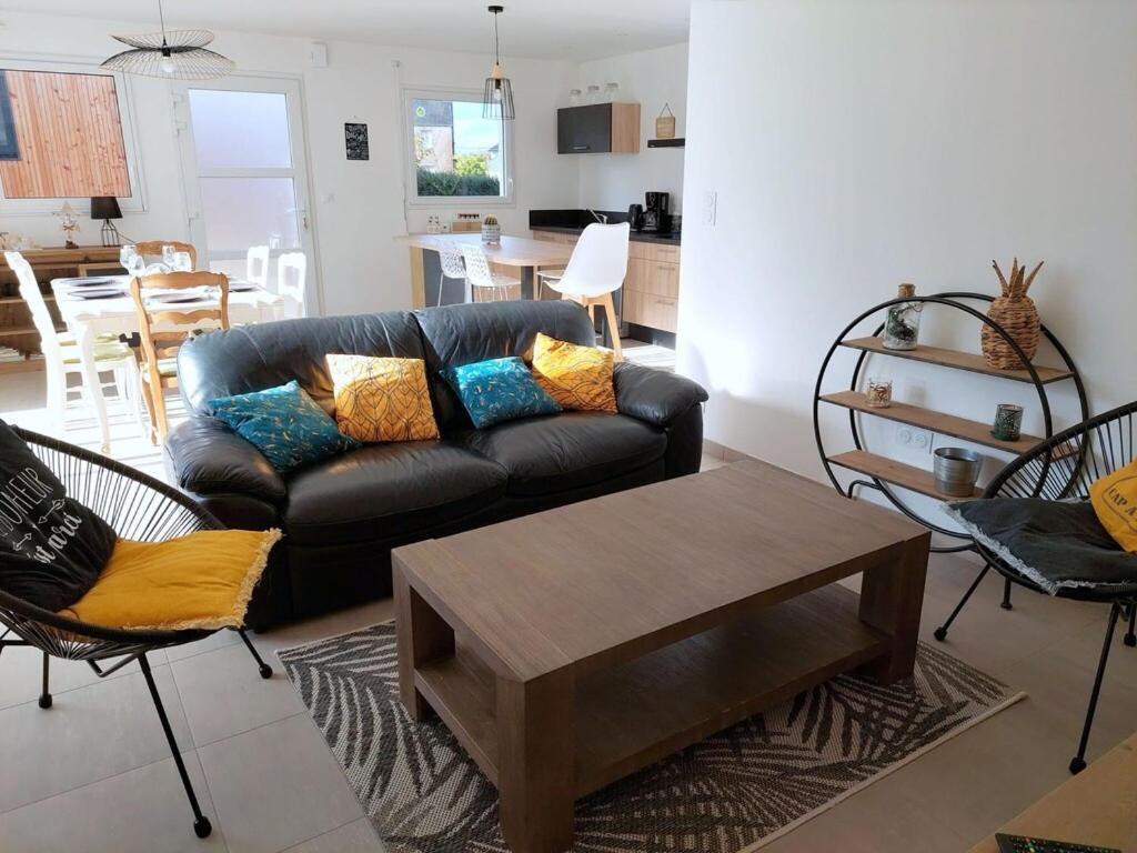 Single Storey Holiday Home In Cléder Εξωτερικό φωτογραφία